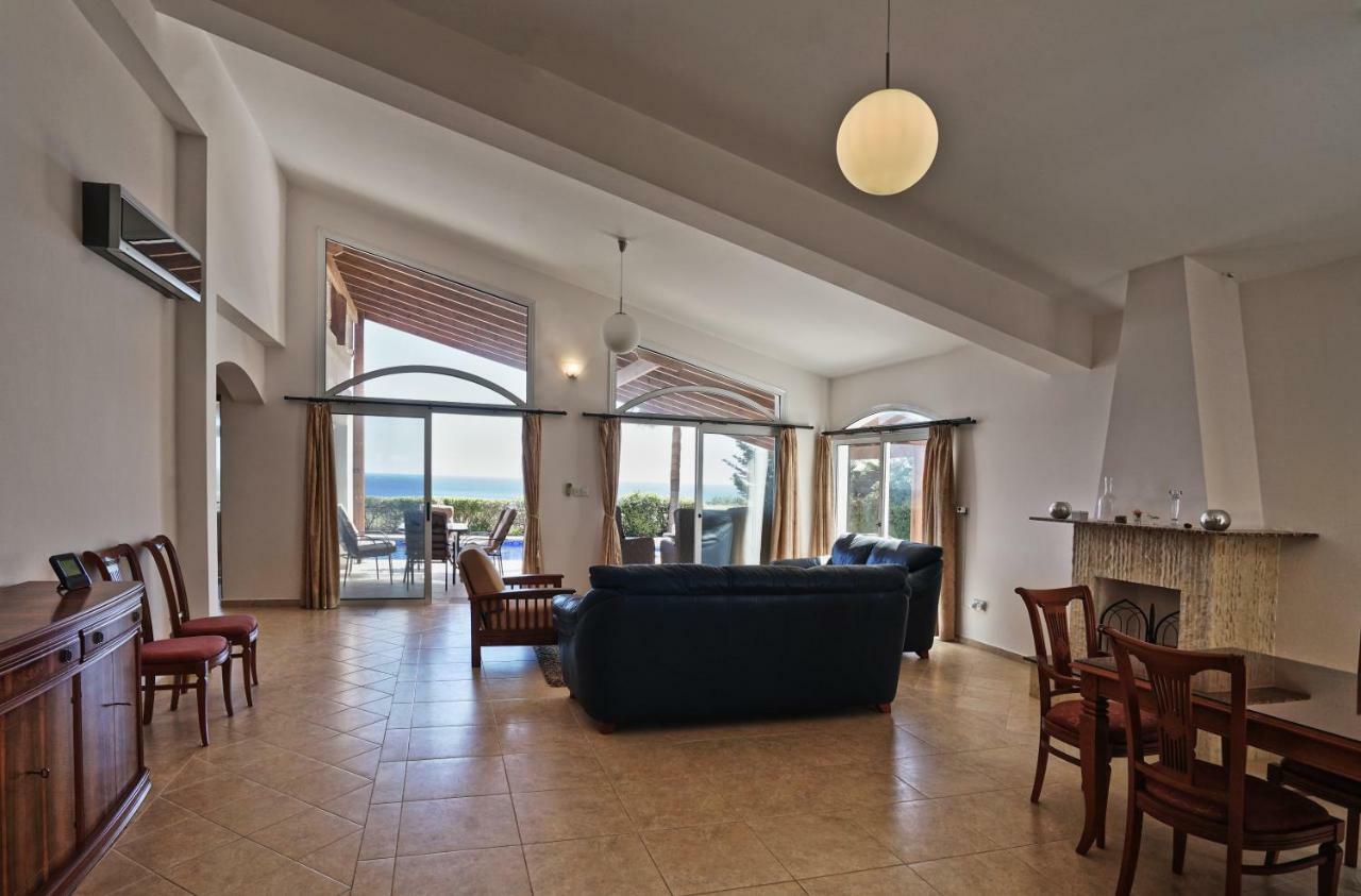 Unforgettable Family Escape - Cliffside Villa With Panoramic Sea Views And Kid-Friendly Private Pool Pissouri Ngoại thất bức ảnh